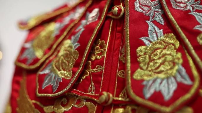 中国婚礼服饰高质量