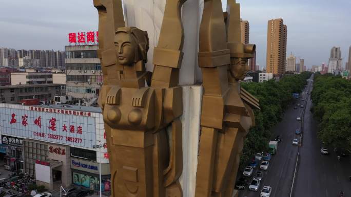 4K-原素材-平顶山钢铁工人标志雕塑