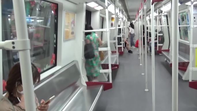 高清实拍，周末广州地铁内悠闲市民换乘地铁