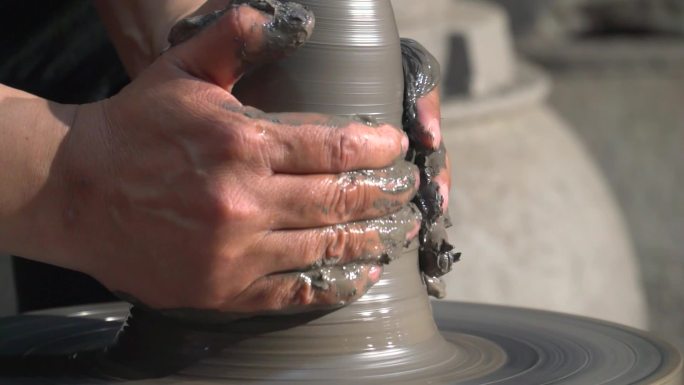 传统制陶陶瓷制作拉坯