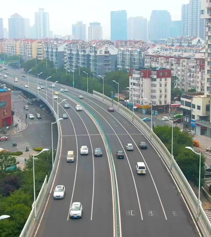 竖版城市交通道路车辆行驶车流车辆