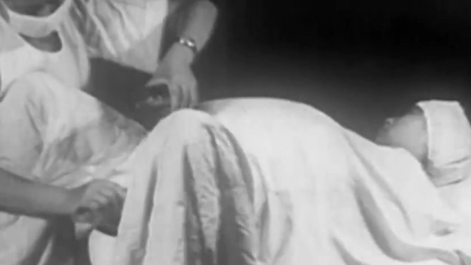 50年代新生儿妇产医院黑白接生