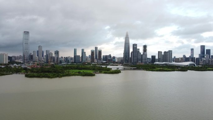 台风天深圳湾天际线春笋深圳湾一号