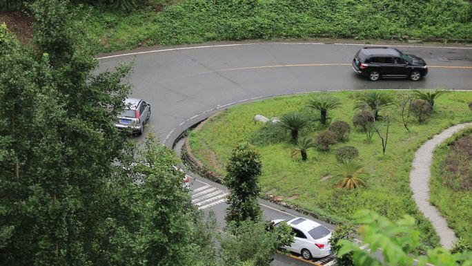 山区公路车流行驶素材