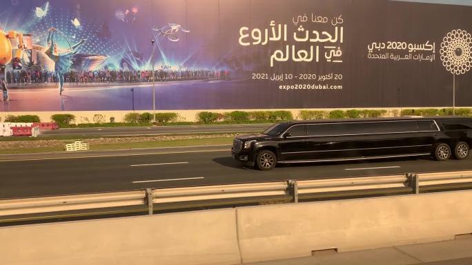 迪拜城市街景，乘车风景