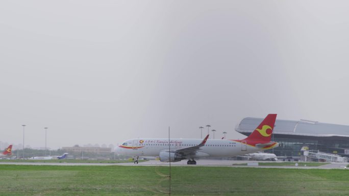 【原创】繁忙的机场航班、天津航空