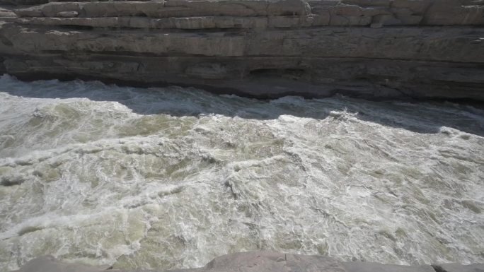 壶口瀑布湍急水流