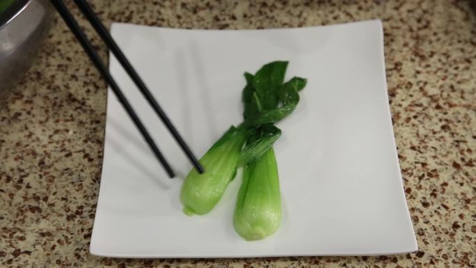 厨房 切菜 炒菜