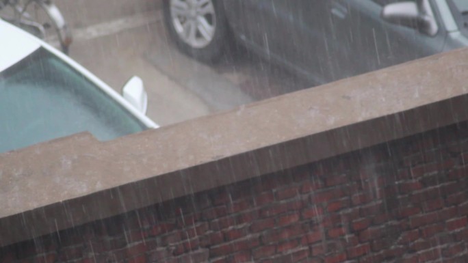 大雨下雨雨季小区悲伤伤感汽