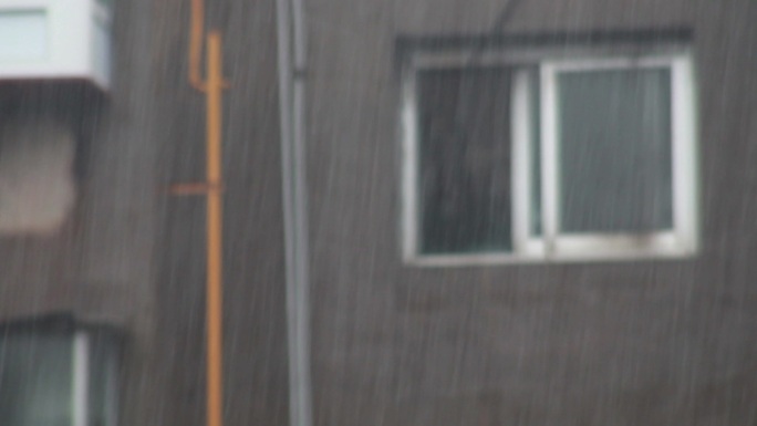 大雨下雨雨季小区悲伤伤感汽