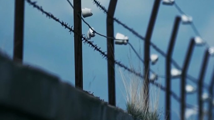 监狱-高墙-铁丝网