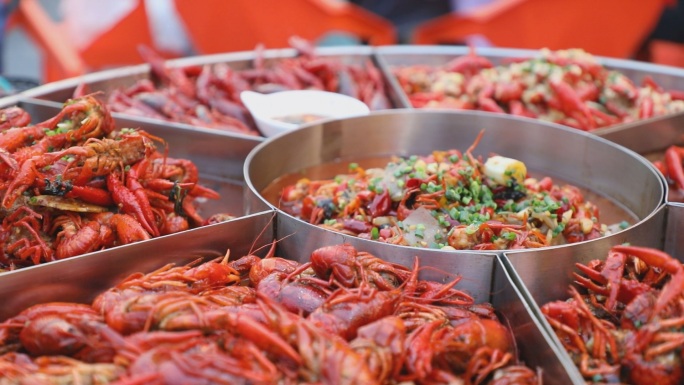 夏季宵夜小龙虾剥壳烹饪小龙虾全虾宴
