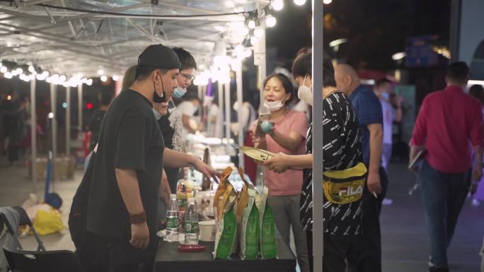 夜上海曹家渡集市广场