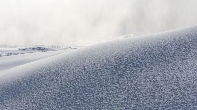 滑雪场造雪机造雪