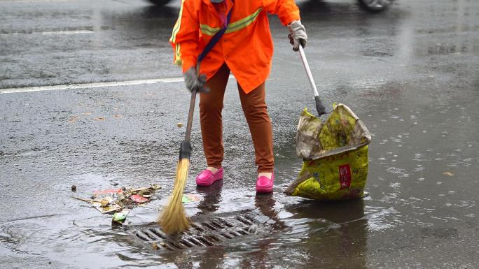 城市暴雨车流行人生活场景