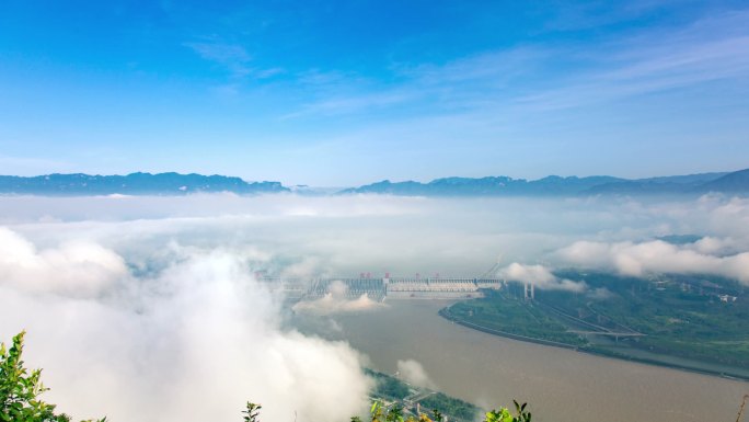 三峡大坝（拨开薄雾见青天）