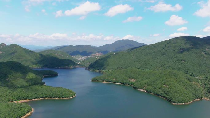 台湾高山茶园湖水