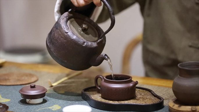 铁壶沏茶茶文化