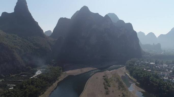 桂林山水漓江九马画山