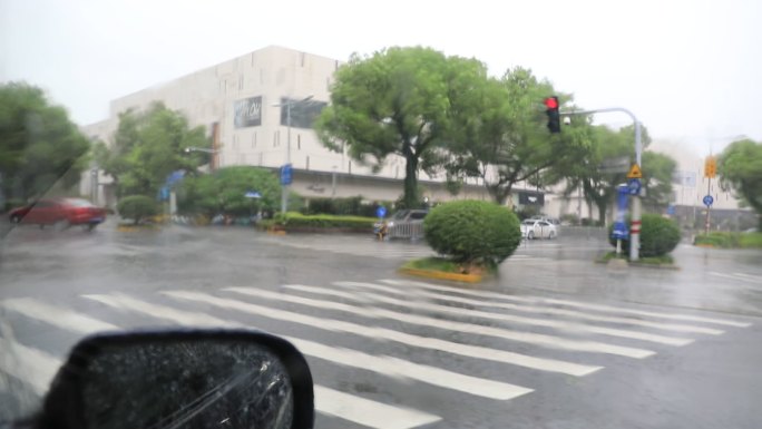 雨天行车原声