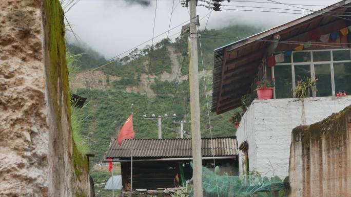 藏区扶贫香格里拉小镇环境
