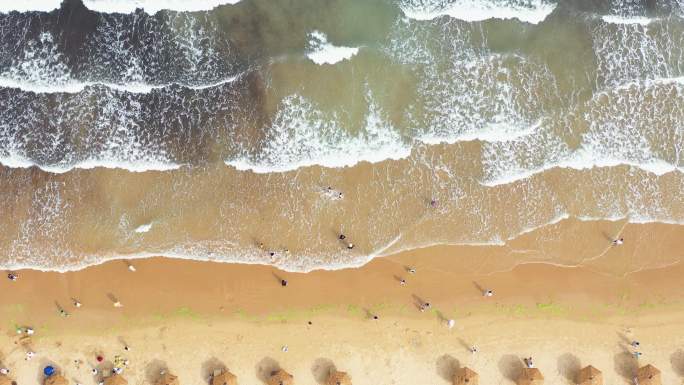 航拍青岛银沙滩海水浴场