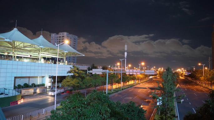 昆明地铁南站夜景