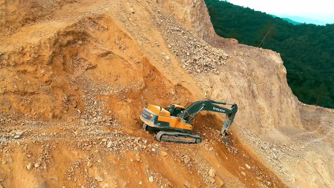 4K航拍-矿山挖掘机作业