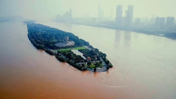 湘江洪水淹橘洲