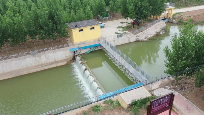 河长制水利拦水坝水闸河道水流航拍