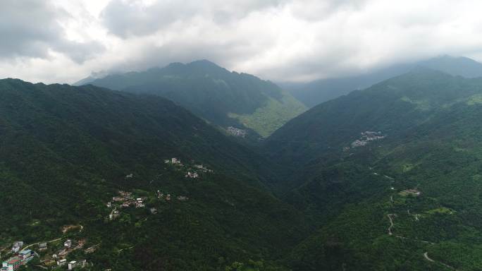 广西南宁武鸣大明山山村山路4k航拍