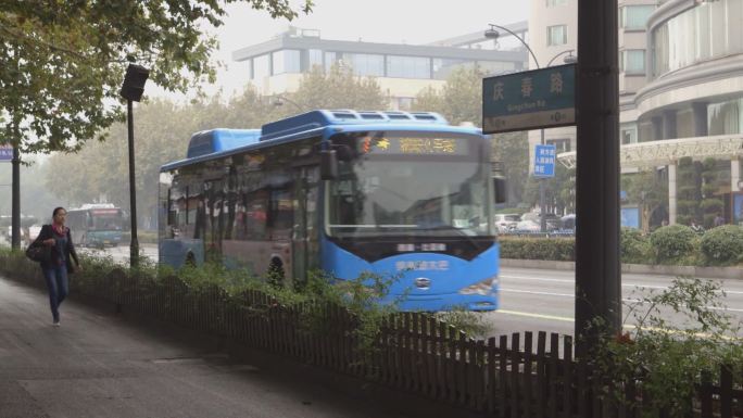 杭州市区公交车