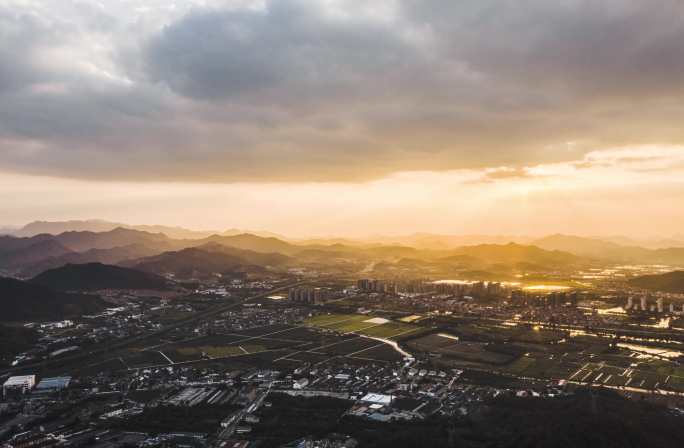 超4k夕阳厚云层壮观高空全景航拍延时