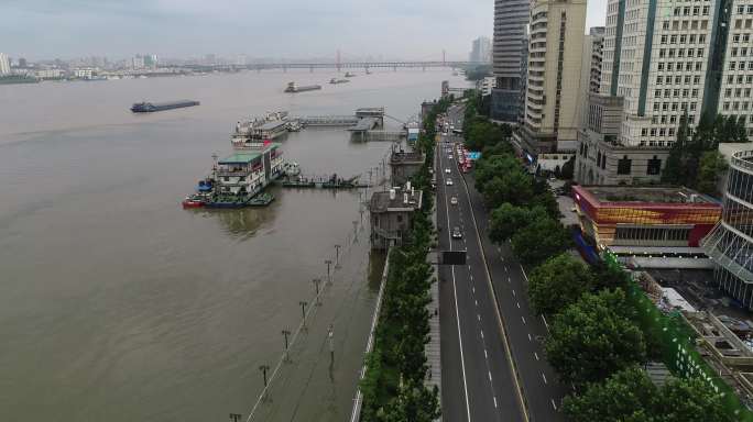 武汉江滩航拍长江洪水