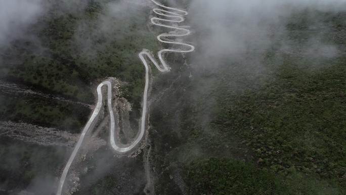 青藏高原山峦道路高清航拍