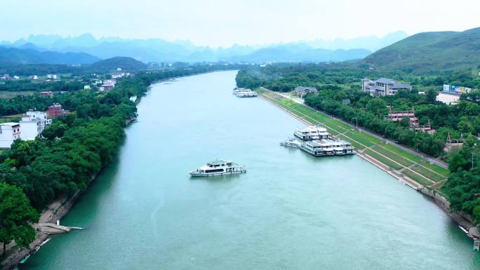 航拍桂林磨盘山码头游船桂林旅游