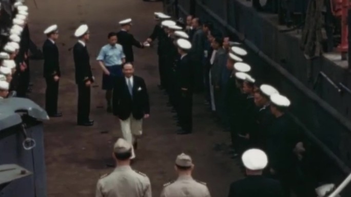 1945年上海港口海军接收美国装备