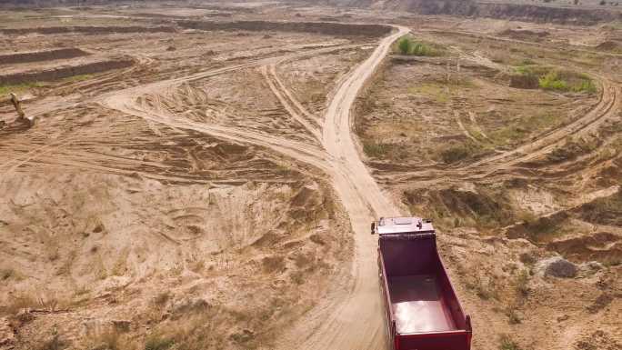4K荒漠道路卡车行驶颠簸黄沙