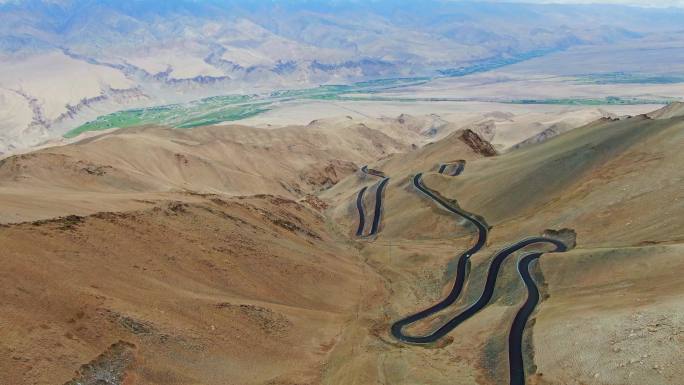 新疆旅游地--瓦恰乡盘龙古道