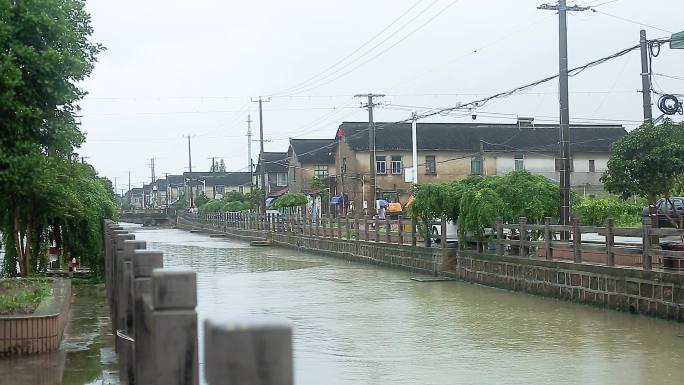 雨天南方小镇