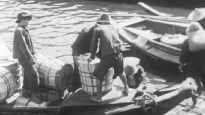 30年代杭州粮店民工货船装卸运输收购粮食