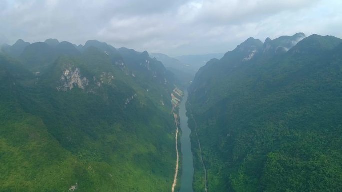 实拍广西河池市天峨县龙滩大峡谷