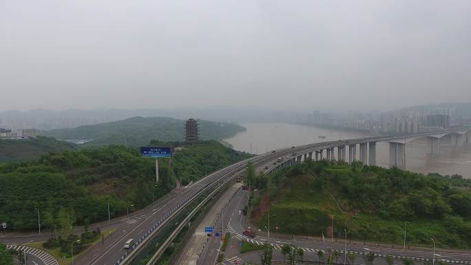 重庆市巴南区鱼洞长江大桥跨江轻轨