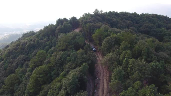 山顶越野