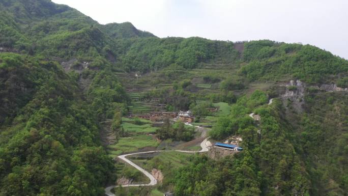 大山深处盘山道路通村公路