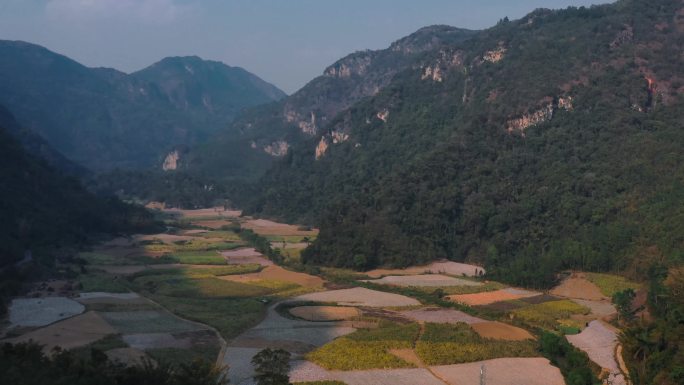 山区平地视频云南山区的盆地坝子