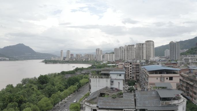 开州区雨后城市，内含多个视频