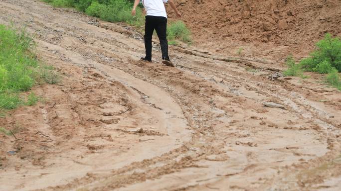 泥泞道路