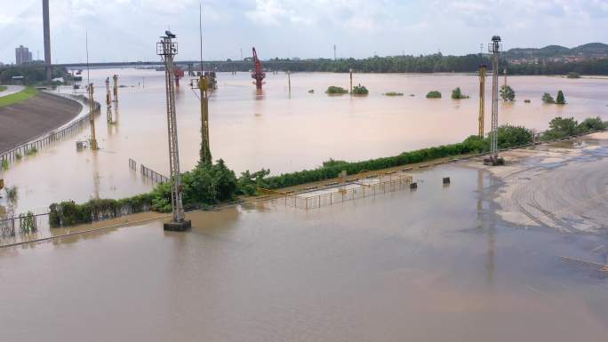 强降雨导致北江洪水