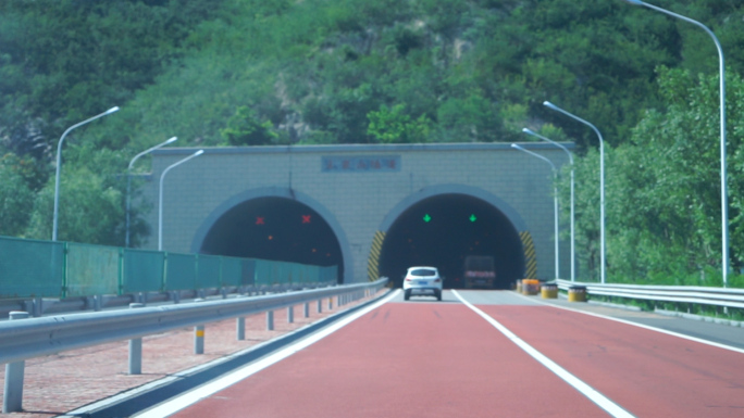 高速隧道群